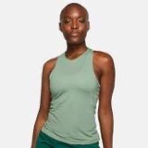 EVERYTHING MUST GO!! Outdoor Voices tank in Cactus